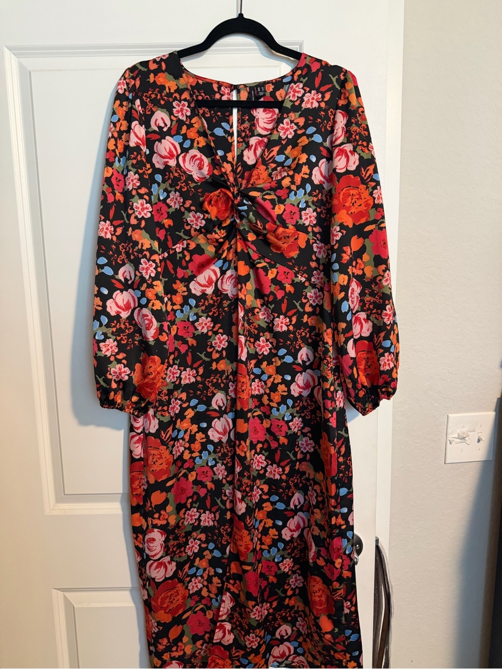Vero Moda Black Floral Twist-Front Maxi Dress with Red and Pink Blooms